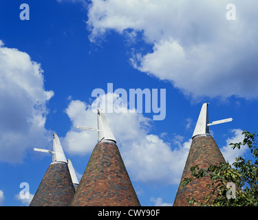 Oast House tetti, Udimore, East Sussex, Inghilterra, GB, Regno Unito Foto Stock