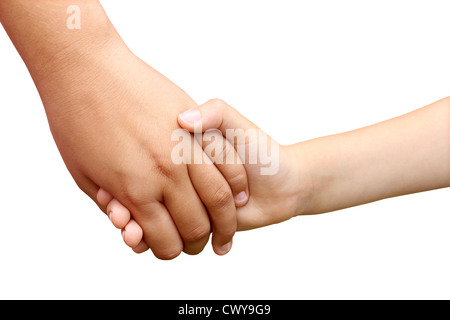 I bambini si tengono per mano come un simbolo di un fratello e una sorella aiutando gli uni gli altri come fratelli o a scuola i bambini in un afferrare di unità isolate su bianco. Foto Stock