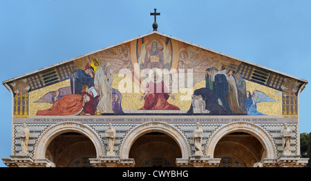 Mosaico su la Chiesa di tutte le nazioni a Gerusalemme Foto Stock