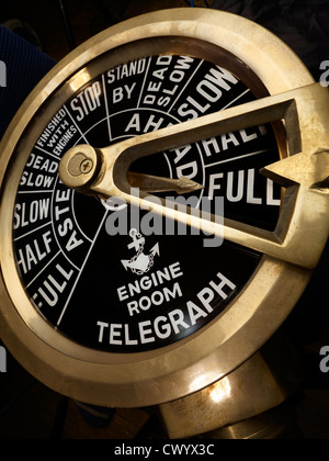 Full Steam Ahead, una nave in ottone il telegrafo in pieno la posizione in avanti Foto Stock