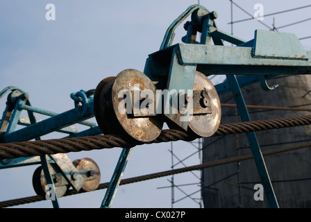 Corda e puleggia in tram in costruzione Jadhayu Para in Kerala India Foto Stock