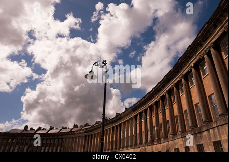 Ampio angolo di visione del Royal Crescent, Bath, Inghilterra. Foto Stock