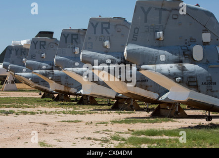 CH-46 Sea Knight elicotteri in deposito presso il 309th aerospaziali e di manutenzione Gruppo di rigenerazione a Davis-Monthan AFB. Foto Stock