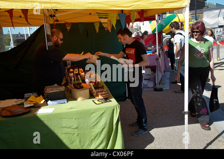 Cucina di strada venditore in Kings Cross London Foto Stock