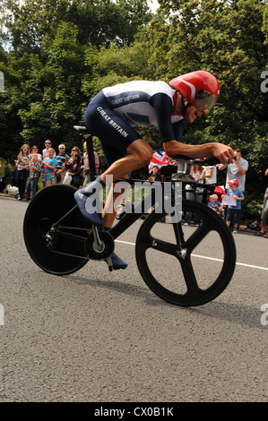 Bradley Wiggins sul suo modo di vincere una medaglia di oro nelle prove a tempo presso le Olimpiadi di Londra 2012 Foto Stock