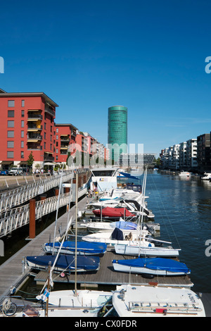 Appartamento edifici al Westhafen sistemazione moderna residenziale e business lo sviluppo di proprietà accanto al porto di Francoforte Foto Stock