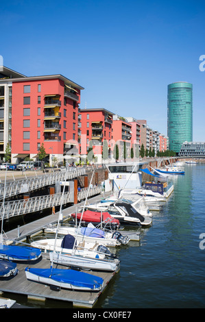 Appartamento edifici al Westhafen sistemazione moderna residenziale e business lo sviluppo di proprietà accanto al porto di Francoforte Foto Stock