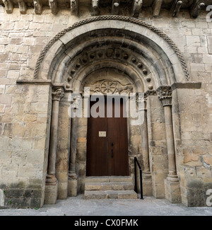 Portale della chiesa romanica di Santa Maria a Santa Cruz de la Serós, Aragona, Spagna Foto Stock