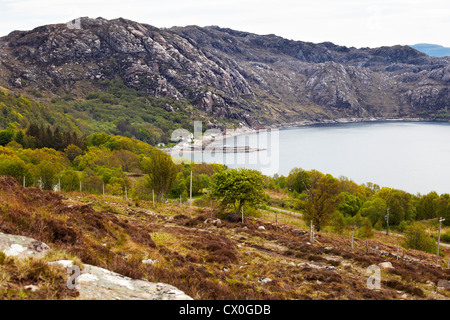 Guardando verso sud sul Loch Diabaig verso Rubha na h-Airde. Abbassare Diabaig, Scozia Foto Stock