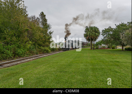 1907 locomotiva del treno a vapore situato in Tavares, Florida e ancora in esecuzione i brani. Ha recitato in oltre 20 film. Foto Stock