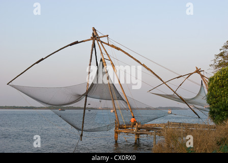 Elk201-3560 India Kerala, Kochi, Cinese reti da pesca Foto Stock