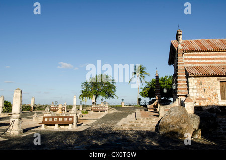 Altos de Chavon San Stanislao Chiesa di attrazione turistica al Casa de Campo, La Romana, Repubblica Dominicana Foto Stock