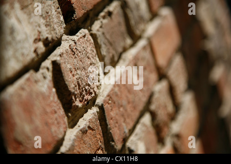 Close up indossato un muro di mattoni Foto Stock