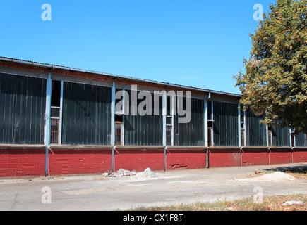 La fabbrica, vecchio rudere, macchine utensile, finestra, sun, rotto Foto Stock
