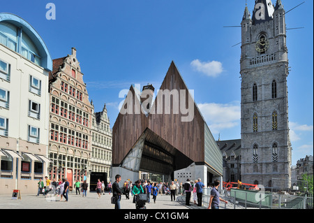 Il moderno Gentse Stadshal / Gand Hall di Mercato nel centro storico di Ghent, Belgio Foto Stock