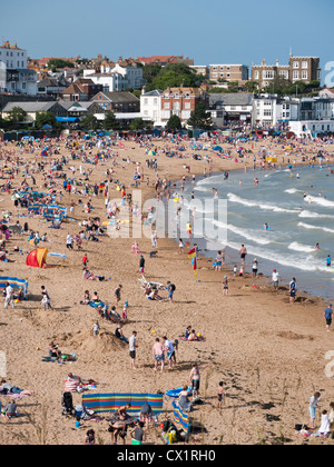 Viking Bay in Broadstairs Kent su una intensa giornata d'estate Foto Stock