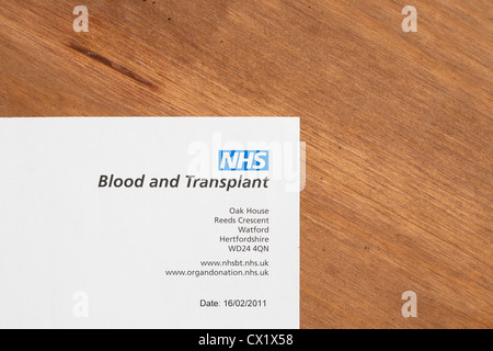 Lettera di accompagnamento tessera di donatore di sangue e di trapianto, NHS, REGNO UNITO Foto Stock