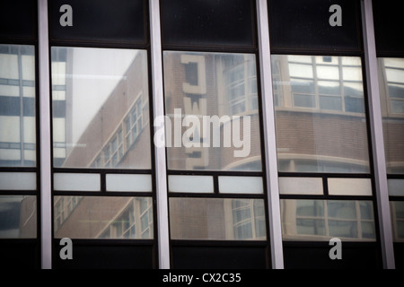 Manchester REGNO UNITO coop CWS riflette nel vetro dell'edificio CIS Foto Stock