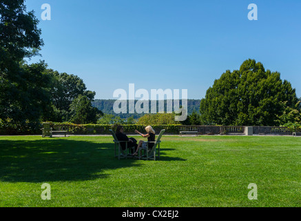 Bronx, New York, NY, Scenic USA, Fieldstone Historic District, Wave Hill giardino pubblico, nell'esclusivo quartiere privato, parco giochi urbano Foto Stock