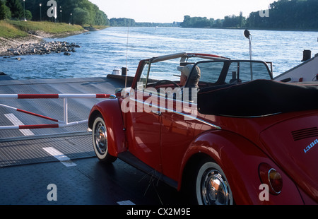 Traghetto sul fiume ther Rhein Neuburgweiher Baden-Wuerttemberg Germania Foto Stock