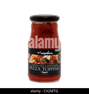 Un vasetto di napolina salsa di pomodoro con erbe pizza topping su sfondo bianco Foto Stock