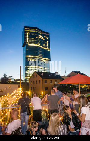 Bar all'aperto, Frau Gerolds Garten, Prime Tower, Kreis 5, Zurigo, Svizzera Foto Stock