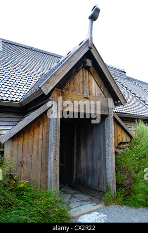 Norvegia, Lofoten. Il Lofotr Viking Museum. Una ricostruzione del capotribù House. Foto Stock