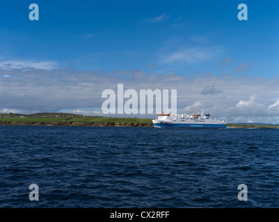 dh MV HAMNAVOE HOY SOUND ORKNEY Northlink traghetti MV HAMNAVOE transito costa Orkney ro ro traghetto regno unito barca a vela Foto Stock