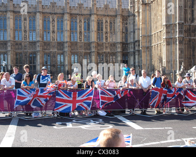 Londra - SETTEMBRE 9: Persone che partecipano a giochi Paralimpici il giorno finale dell'evento 9 settembre 2012, Londra Foto Stock