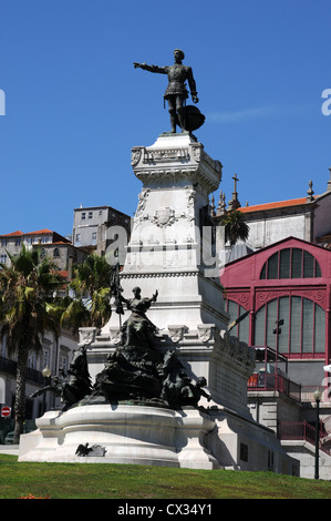 Statua del Principe Enrico il Navigatore (Infante Dom Henrique), Oporto, Portogallo Foto Stock