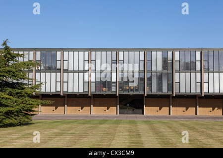 St Catherine's College di Oxford, costruito nel 1962 e progettato da Arne Jacobsen. A Il Grado 1 elencato la costruzione. Il quadrangolo. Foto Stock