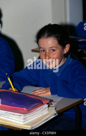 Cowra Nuovo Galles del Sud Australia Girl nella classe Cowra Scuola pubblica Foto Stock