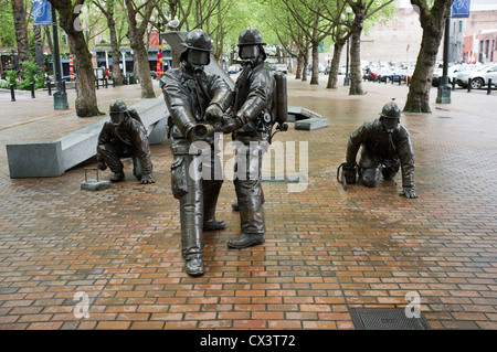 Statue in bronzo di Seattle vigili del fuoco-2 Foto Stock