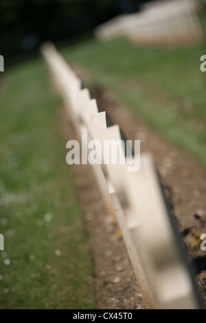 Tombe musulmane allineato alla Mecca a Albain St Nazaire, il francese WW1 national memorial Foto Stock