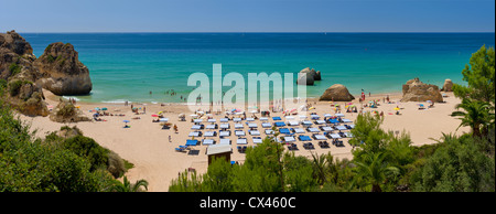 Praia de Alvor beach nella parte anteriore del Pestana Alvor Praia Hotel, Algarve, PORTOGALLO Foto Stock