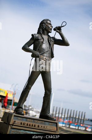 Statua di Bon Scott a Fishing Boat Harbour di Fremantle, Australia occidentale, Australia. Foto Stock