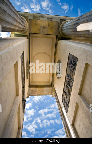Vista astratta della Porta di Brandeburgo a Berlino, Germania Foto Stock