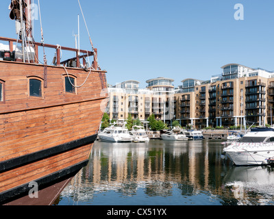 Il Marina di Santa Katherine Docks, Londra UK vicino al Tower Bridge Foto Stock