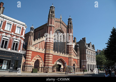 La chiesa parrocchiale di Santa Trinità Sloane Square Sloane Street, a Chelsea, Londra, Regno Unito. Foto Stock