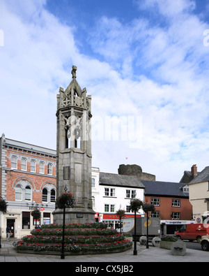 Memoriale di guerra a Launceston town square Cornovaglia Foto Stock