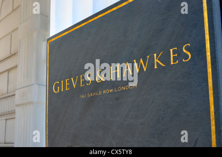 Londra, Inghilterra, Regno Unito. N. 1 Saville Row - Gieves e Hawkes shop Foto Stock