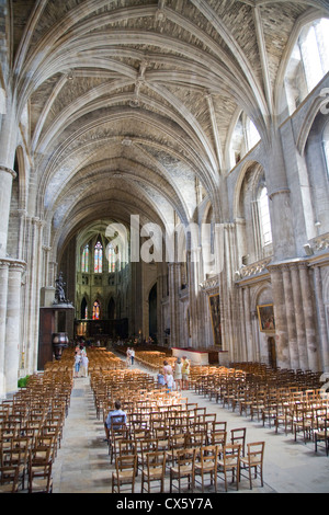 Interno della cattedrale di St Andre, Bordeaux, Francia Foto Stock