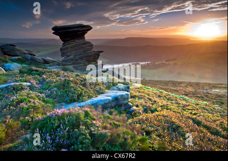 La cantina di sale di formazione di roccia, Derwent Edge, Parco Nazionale di Peak District, Derbyshire, England, Regno Unito Foto Stock