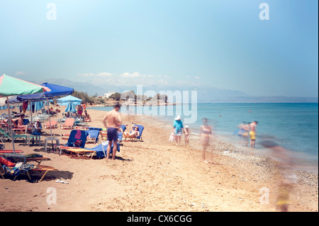 Esposizione lunga scena di spiaggia, deliberata blur, Creta, Grecia Foto Stock