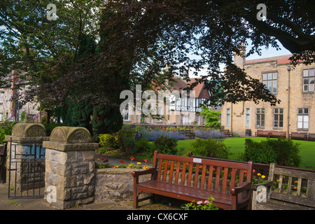 Giardini, Città, Bakewell, Derbyshire, Peak District, England, Regno Unito Foto Stock