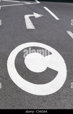 Segnale Congestion Charge on the road, London, Regno Unito Foto Stock