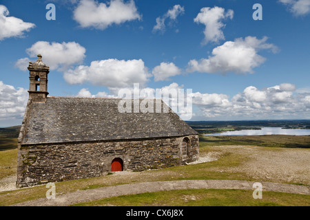 Cappella di St Michel de Brasparts, Montagne St Michel, Monts d'Arrée, Finistère Bretagna, Francia Foto Stock