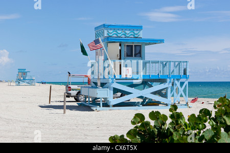 Bagnino torri su una spiaggia deserta, Haulover Beach, Miami-Dade County, Florida, Stati Uniti d'America. Foto Stock
