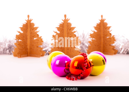 Decorazione di Natale, su sfondo bianco. Foto Stock