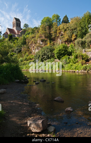 Saint-Céneri-le-Gérei, uno dei più bei villaggi della Francia, Orne, Bassa Normandia, Francia. L'Europa. Foto Stock